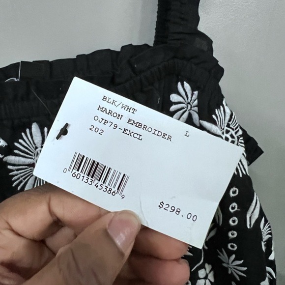 Intermix Marin Embroider NWT Black and white romper Size Large - Picture 5 of 9